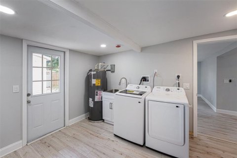 House in Clearwater, Florida 4 bedrooms, 173.17 sq.m. № 2231261 - photo 8
