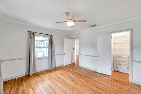 House in Saint Petersburg, Florida 2 bedrooms, 142.98 sq.m. № 1811065 - photo 21