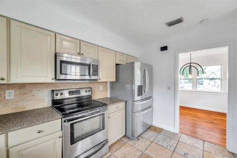 House in Saint Petersburg, Florida 2 bedrooms, 142.98 sq.m. № 1811065 - photo 15