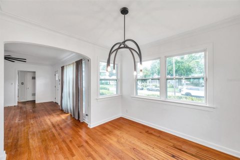 House in Saint Petersburg, Florida 2 bedrooms, 142.98 sq.m. № 1811065 - photo 9
