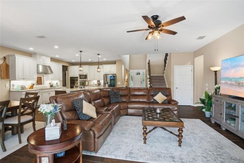 House in Wesley Chapel, Florida 6 bedrooms, 448.07 sq.m. № 2339058 - photo 13