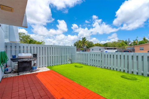 Townhouse in Hollywood, Florida 3 bedrooms, 126.35 sq.m. № 1696852 - photo 26