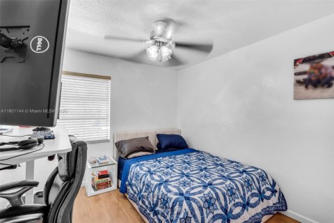 Townhouse in Hollywood, Florida 3 bedrooms, 126.35 sq.m. № 1696852 - photo 16