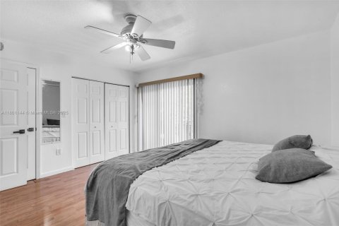 Townhouse in Hollywood, Florida 3 bedrooms, 126.35 sq.m. № 1696852 - photo 24