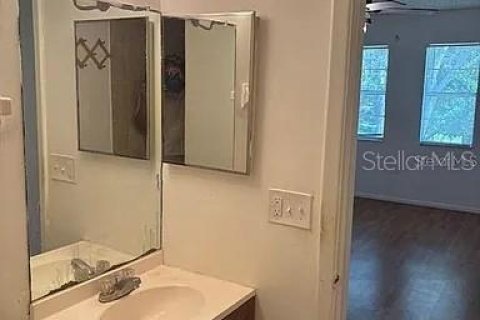 Condo in Pinellas Park, Florida, 2 bedrooms  № 2091951 - photo 6