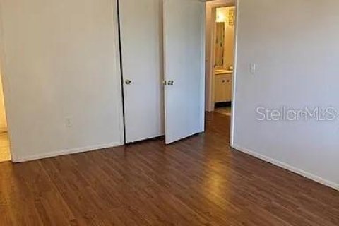 Condo in Pinellas Park, Florida, 2 bedrooms  № 2091951 - photo 10