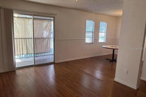 Condo in Pinellas Park, Florida, 2 bedrooms  № 2091951 - photo 13