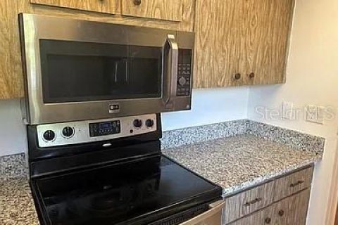Condo in Pinellas Park, Florida, 2 bedrooms  № 2091951 - photo 4