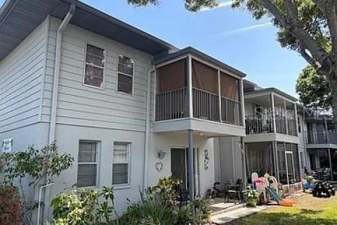 Condo in Pinellas Park, Florida, 2 bedrooms  № 2091951 - photo 2