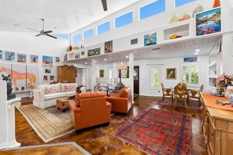 House in Sarasota, Florida 4 bedrooms, 255.2 sq.m. № 2396197 - photo 5