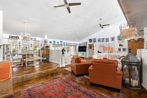House in Sarasota, Florida 4 bedrooms, 255.2 sq.m. № 2396197 - photo 16