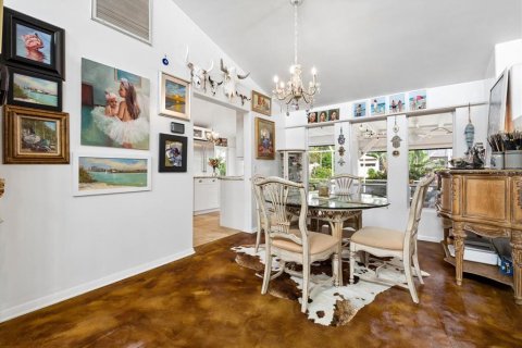 House in Sarasota, Florida 4 bedrooms, 255.2 sq.m. № 2396197 - photo 21