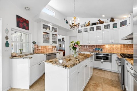 House in Sarasota, Florida 4 bedrooms, 255.2 sq.m. № 2396197 - photo 24