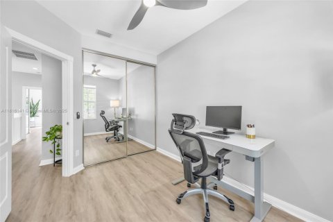 Купить таунхаус в Палм-Бич-Гарденс, Флорида 3 спальни, 145.86м2, № 1768724 - фото 19