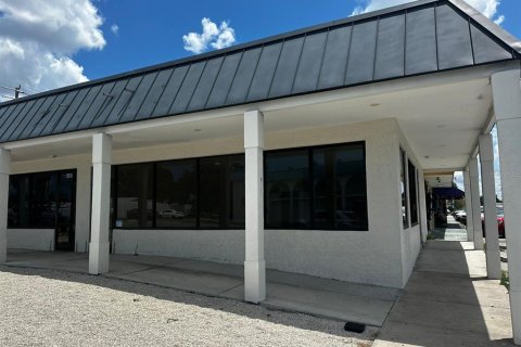 Commercial property in Sarasota, Florida 92.9 sq.m. № 1908920 - photo 2