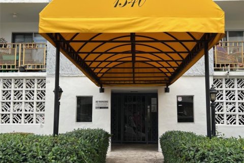 Condo in Miami Beach, Florida, 1 bedroom  № 1860467 - photo 21