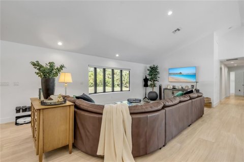 Villa ou maison à vendre à Port Orange, Floride: 5 chambres, 286.88 m2 № 2400354 - photo 7
