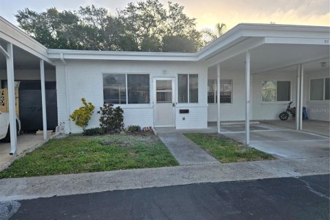 Villa ou maison à Largo, Floride 2 chambres, 89.19 m2 № 2437819