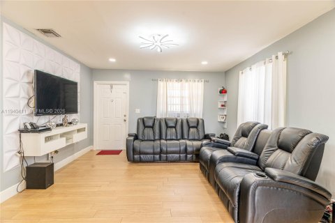 Купить виллу или дом в Майами, Флорида 3 спальни, 100.33м2, № 1998225 - фото 6