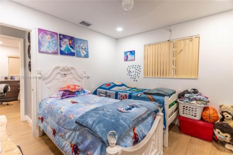 Купить виллу или дом в Майами, Флорида 3 спальни, 100.33м2, № 1998225 - фото 14