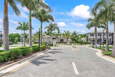 Touwnhouse à vendre à Coral Springs, Floride: 3 chambres, 124.86 m2 № 2289217 - photo 2