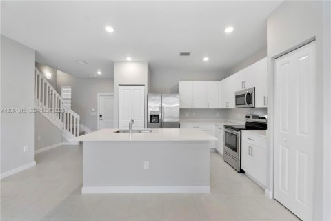 Touwnhouse à vendre à Coral Springs, Floride: 3 chambres, 124.86 m2 № 2289217 - photo 11