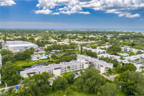 Condo in Largo, Florida, 2 bedrooms  № 2379215 - photo 28
