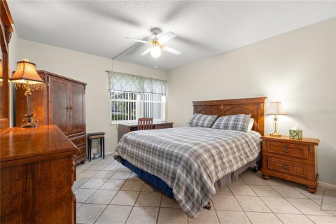 Condo in Largo, Florida, 2 bedrooms  № 2379215 - photo 14