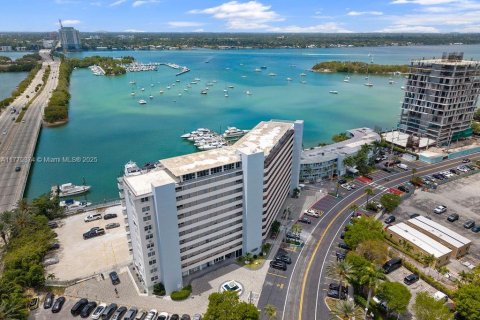 Condominio en venta en North Bay Village, Florida, 733.09 m2 № 1963015 - foto 6