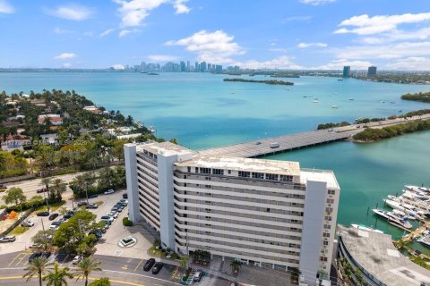 Condominio en venta en North Bay Village, Florida, 733.09 m2 № 1963015 - foto 5