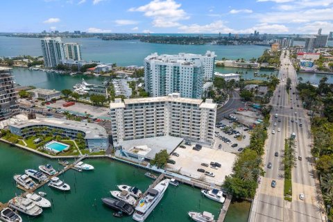 Condominio en venta en North Bay Village, Florida, 733.09 m2 № 1963015 - foto 7