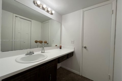 Купить кондоминиум в Майами, Флорида 1 спальня, 76.74м2, № 1998624 - фото 9