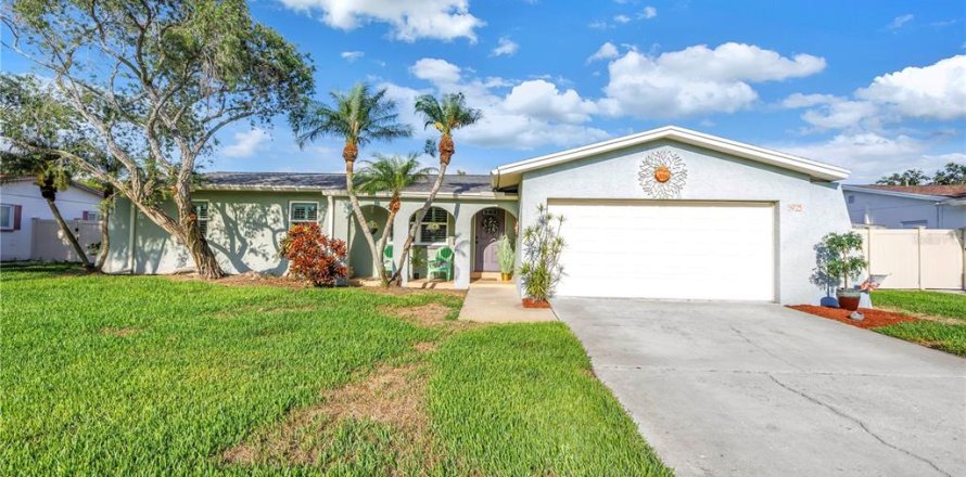 Casa en Saint Petersburg, Florida 4 dormitorios, 117.8 m2 № 1757530