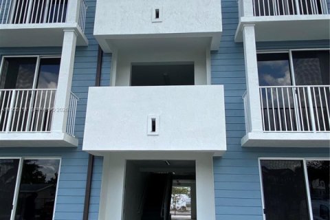 Appartement à louer à Homestead, Floride: 2 chambres, 69.68 m2 № 2010958 - photo 2