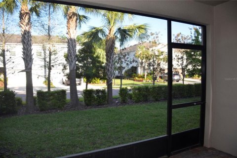 Townhouse in LAKESHORE in Lutz, Florida 3 bedrooms, 182.18 sq.m. № 1609967 - photo 12