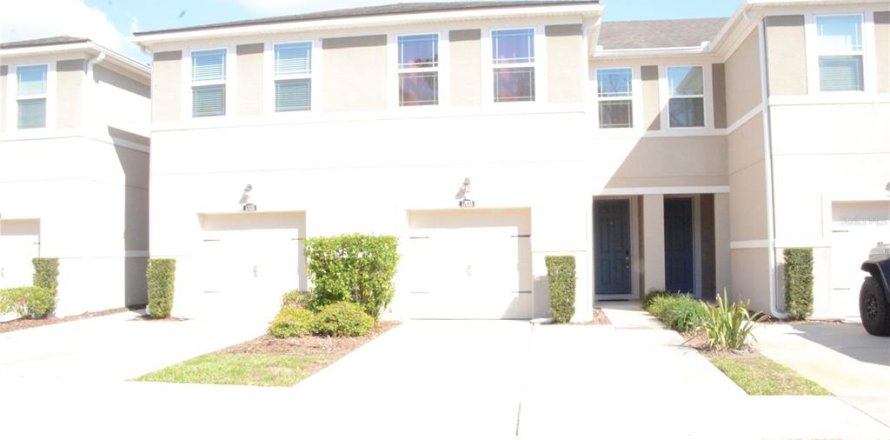 Townhouse in LAKESHORE in Lutz, Florida 3 bedrooms, 182.18 sq.m. № 1609967