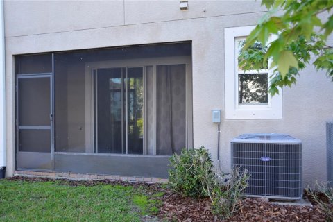 Townhouse in LAKESHORE in Lutz, Florida 3 bedrooms, 182.18 sq.m. № 1609967 - photo 14