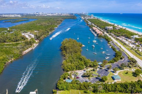 Land in Hollywood, Florida № 2071979 - photo 4