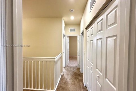 Снять в аренду таунхаус в Майами, Флорида 4 спальни, 214.79м2, № 1955584 - фото 15