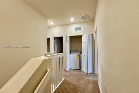 Снять в аренду таунхаус в Майами, Флорида 4 спальни, 214.79м2, № 1955584 - фото 6