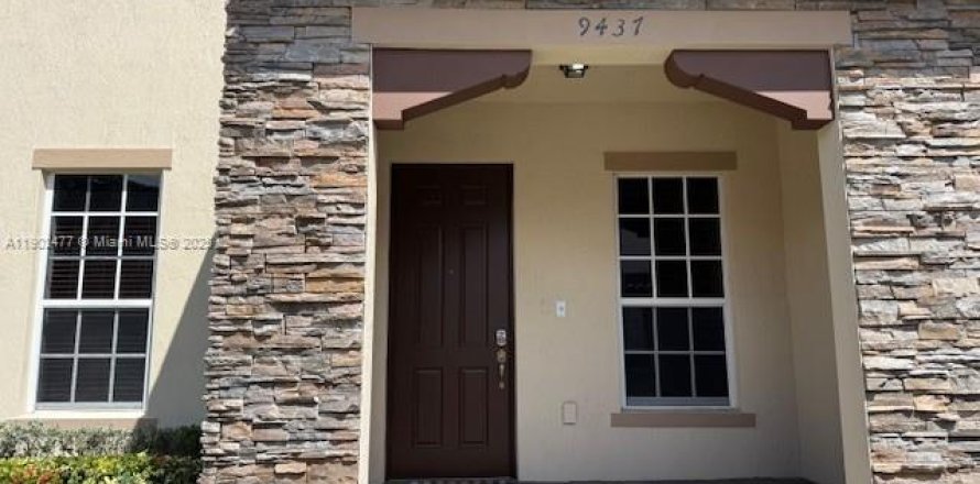 Таунхаус в Майами, Флорида 4 спальни, 214.79м2 № 1955584