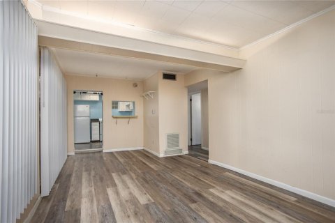 Immobilier commercial à vendre à Gainesville, Floride: 9 chambres, 400.59 m2 № 2422777 - photo 6
