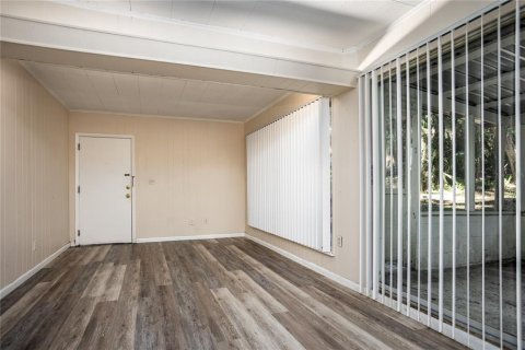 Immobilier commercial à vendre à Gainesville, Floride: 9 chambres, 400.59 m2 № 2422777 - photo 8