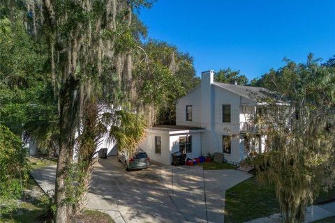 Immobilier commercial à Gainesville, Floride 9 chambres, 400.59 m2 № 2422777