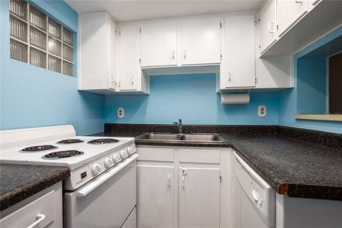 Immobilier commercial à vendre à Gainesville, Floride: 9 chambres, 400.59 m2 № 2422777 - photo 9