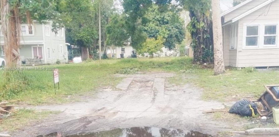 Terreno en St. Lucie, Florida № 1868755