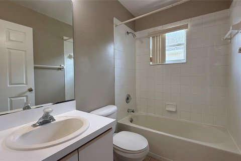Casa en alquiler en Kissimmee, Florida, 3 dormitorios, 109.16 m2 № 1915552 - foto 20