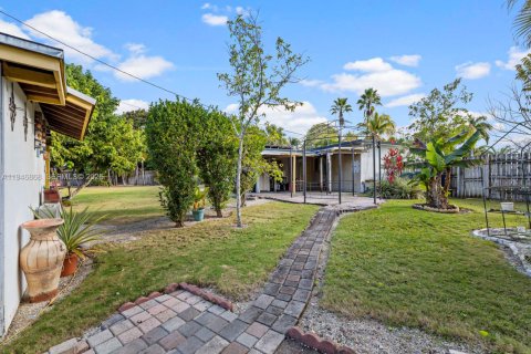 House in Homestead, Florida 3 bedrooms, 129.32 sq.m. № 2010444 - photo 23