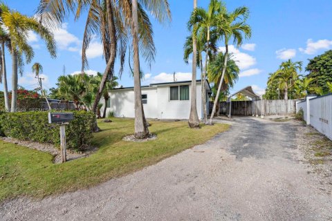 House in Homestead, Florida 3 bedrooms, 129.32 sq.m. № 2010444 - photo 6