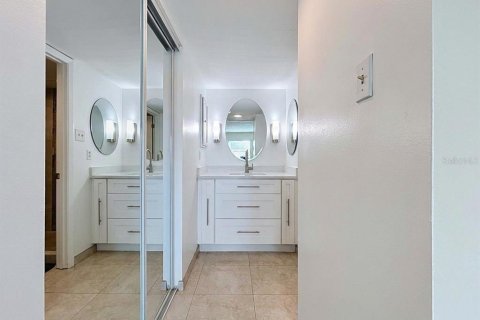 Condominio en venta en Tarpon Springs, Florida, 2 dormitorios, 98.94 m2 № 2406701 - foto 30